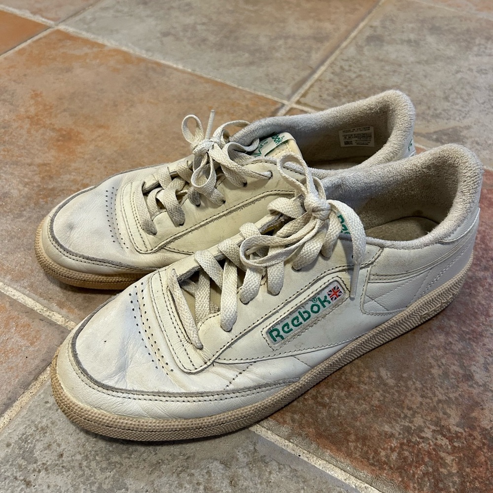Vintage Reebok Sneakers!
